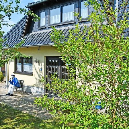 Schoenes Ferienhaus Mit Kamin Und Sauna Im Ostseebad Sellin Exterior foto