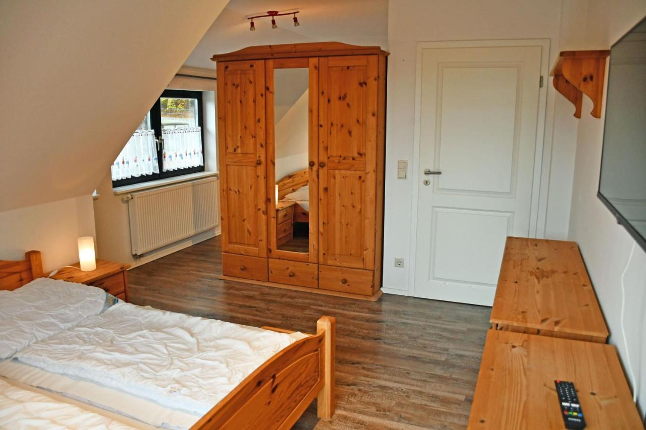 Schoenes Ferienhaus Mit Kamin Und Sauna Im Ostseebad Sellin Exterior foto